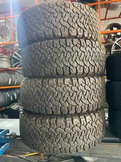 A clean set of 35x12.50R17 Bf Goodrich ko2 Tyres with 99% treads available for sale