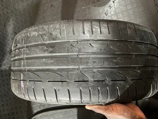 1x 225 40 18 Bridgestone run flat tyre with good treads available for sale
