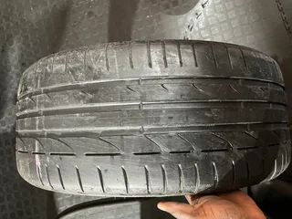 1x 225 40 18 Bridgestone run flat tyre with good treads available for sale