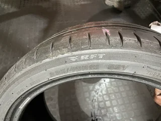 1x 225 40 18 Bridgestone run flat tyre with good treads available for sale