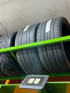 2x 285 30 20 Michelin tyres with very good treads available for sale