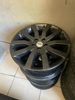 A good set of 20inch Range Rover Sports rims available for sale