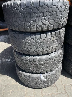 A good set of 265/65/17 bf Goodrich ko2 tyres with good treads available for sale