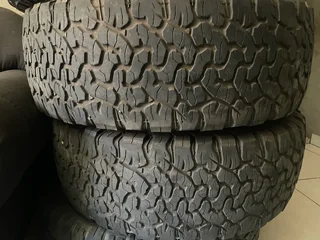 A clean set of 285 70 17 All terrain 2 bf Goodrich and 2 cooper discoverer tyres available