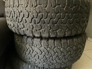 A clean set of 285 70 17 All terrain 2 bf Goodrich and 2 cooper discoverer tyres available