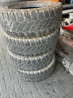 A clean set of 265 75 16 Cooper Discoverer ST maxx tyres with good treads available for sale