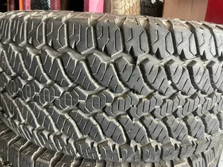 2x 265/60/18 general grabber tyres with 90% treads available for sale