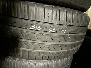 1x 245/45/19 Hankook tyre with 90% treads available for sale