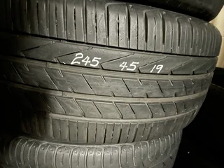 1x 245/45/19 Hankook tyre with 90% treads available for sale