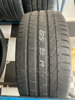 1x 225/35/19 Pirelli tyre with good treads available for sale