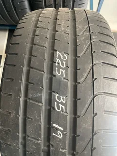 1x 225/35/19 Pirelli tyre with good treads available for sale