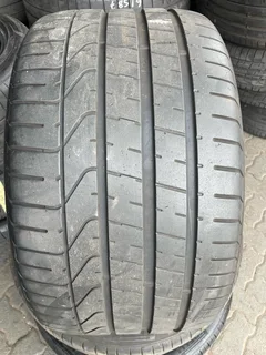 1x 305/30/20 Pirelli tyre with 98% treads available