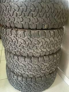 A clean set of 265/60/18 Bf Goodrich ko2 tyres with 90% treads available for sale