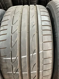 1x 255/35/19 Bridgestone run flat tire with 90% treads available for sale