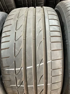 1x 255/35/19 Bridgestone run flat tire with 90% treads available for sale
