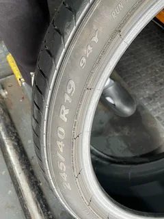 1x 245/40/19 Pirelli run tyre with 85% treads available for sale