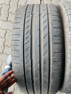 2x 225/40/18 Continental run flat tires with good treads available