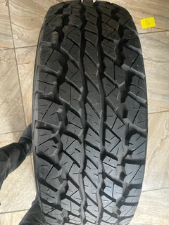 1x new 265/70/16 Dunlop tyre available for sale