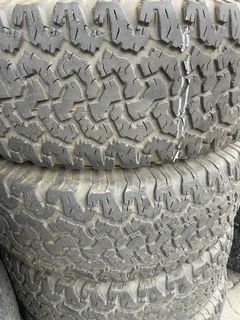 A good set of 275/70/16 Bf Goodrich ko tyres with good treads available for sale
