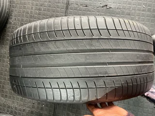 1x 275/40/19 Michelin run flat tire with 85% treads available for sale
