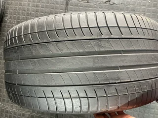1x 275/40/19 Michelin run flat tire with 85% treads available for sale