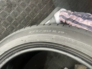 1x 275/40/19 Michelin run flat tire with 85% treads available for sale