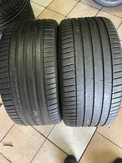 2x 295/35/21 Michelin tyres with 98% treads available for sale