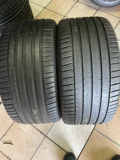 2x 295/35/21 Michelin tyres with 98% treads available for sale