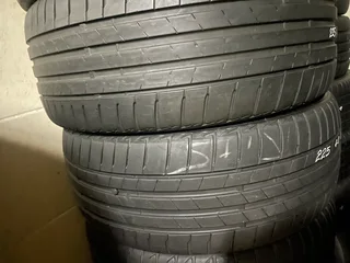 2x 225/40/19 Bridgestone normal tires available for sale