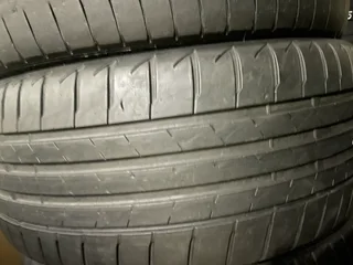 2x 225/40/19 Bridgestone normal tires available for sale