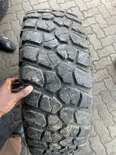 1x 285/75/16 Bf Goodrich mud terrain tyre with good treads available for sale