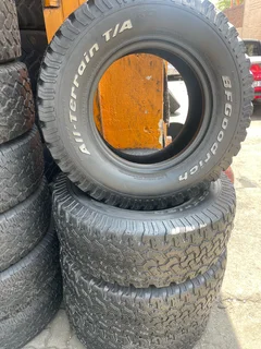 A clean set of 275/70/16 bf Goodrich ko tyres with good treads available for sale