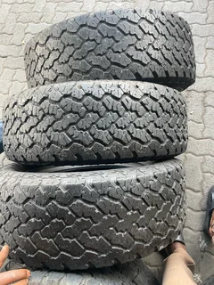 3x 265/65/17 Velocity Raptor tyres with good treads available for sale