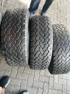 3x 265/65/17 Velocity Raptor tyres with good treads available for sale