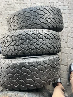3x 265/65/17 Velocity Raptor tyres with good treads available for sale