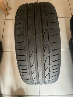 1x 225/40/18 Bridgestone run flat tire with 98% treads available for sale