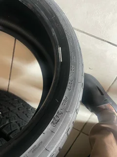 1x 225/40/18 Bridgestone run flat tire with 98% treads available for sale