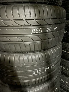 2x 235/40/19 Bridgestone normal tires with great treads available