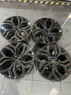A clean set of 21inch Original Range Rover Evogue and Velar rims and tyres available for sale