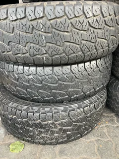 A clean set of 265/70/17 Hankook dynapro ATM tyres with great treads available for sale