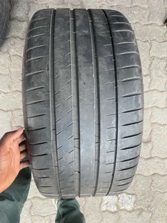 1x 275/30/20 Michelin pilot sport 4s tyre with great treads available for sale