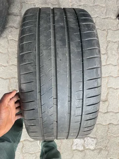 1x 275/30/20 Michelin pilot sport 4s tyre with great treads available for sale