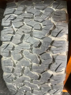 1x 285/65/18 bf Goodrich ko2 tyre with good treads available for sale