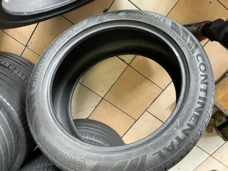 2x 275/45/22 Continental tyres with 90% treads available for sale