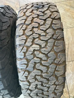 2x 265/75/16 Bf Goodrich ko2 tyres with 98% treads available for sale