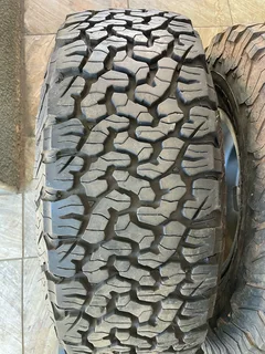 2x 265/75/16 Bf Goodrich ko2 tyres with 98% treads available for sale