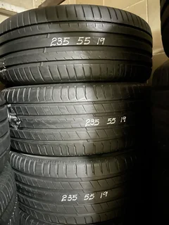 A clean set of 235/55/19 Michelin tyres with good treads available