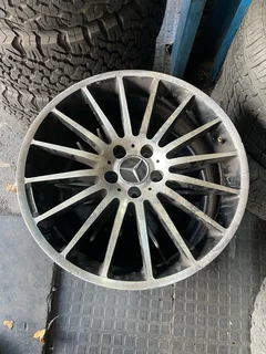 1x 19inch single Mercedes rim available for sale