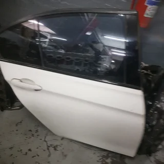 Bmw f30 doors clearance