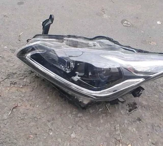 Toyota starlet headlight available